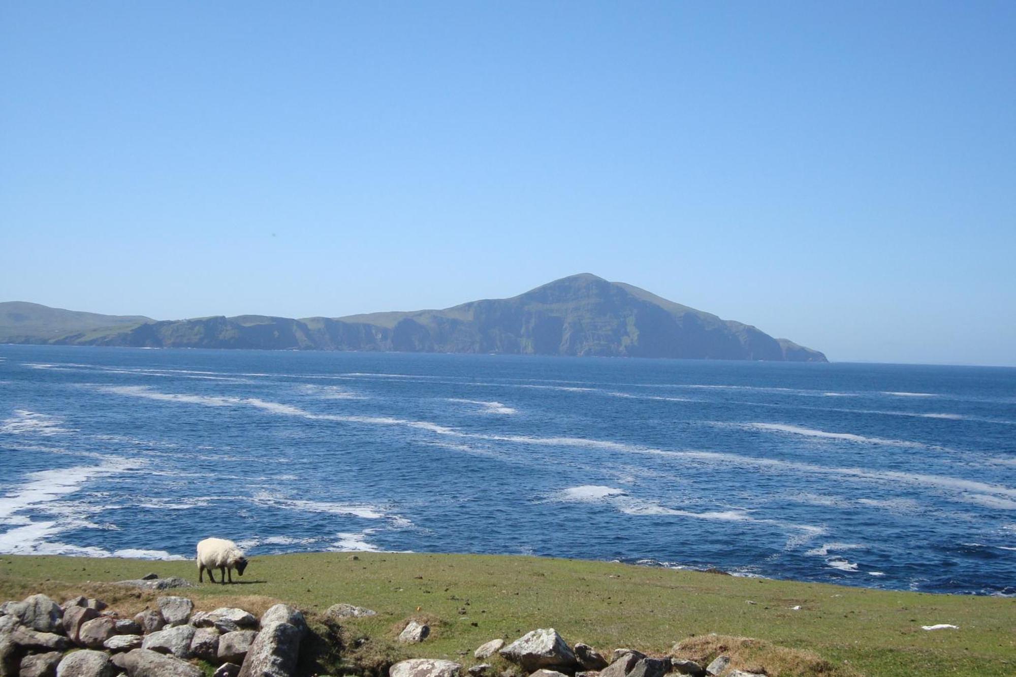 Hy Breasal B&B Achill Sound Buitenkant foto